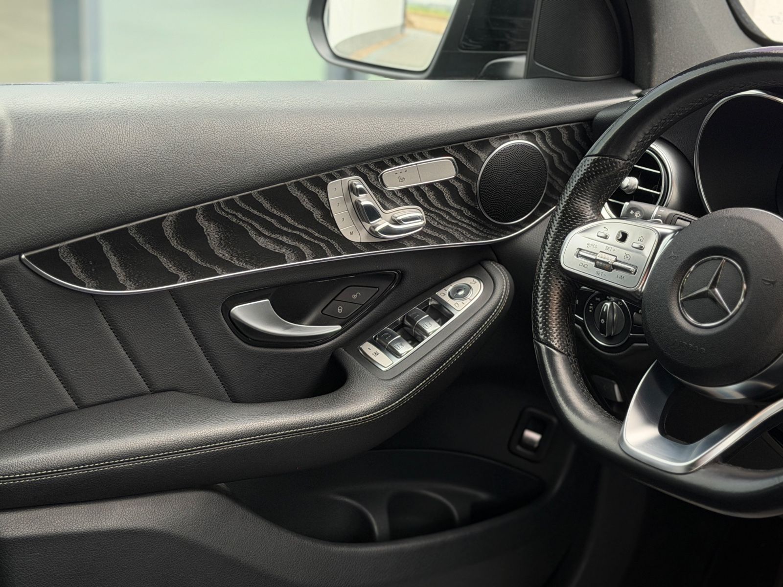 GLC 300 4Matic EQ Autom. LED Leder AMG