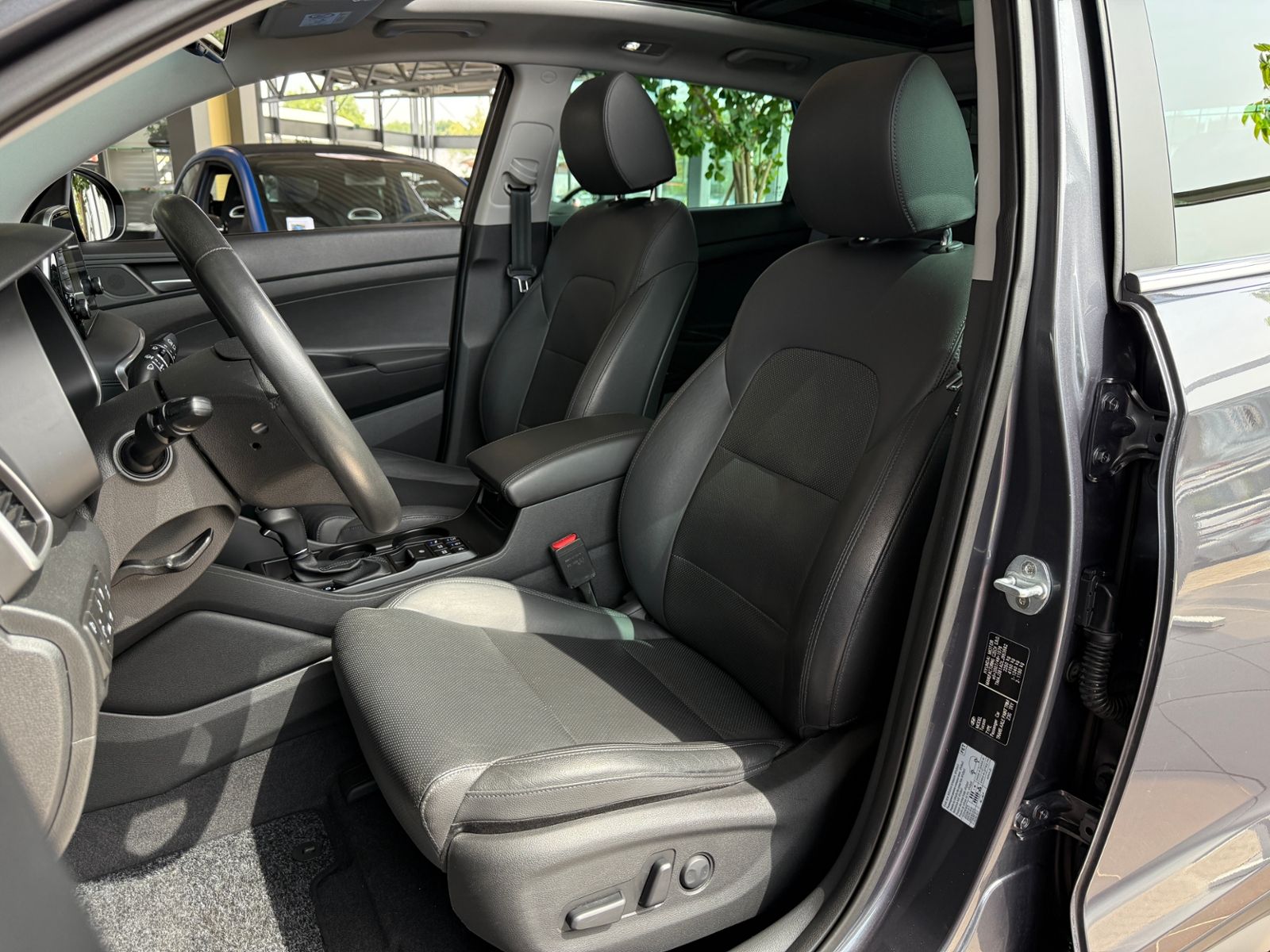 Fahrzeugabbildung Hyundai TUCSON Premium 4WD PANO AHK LED LEDER