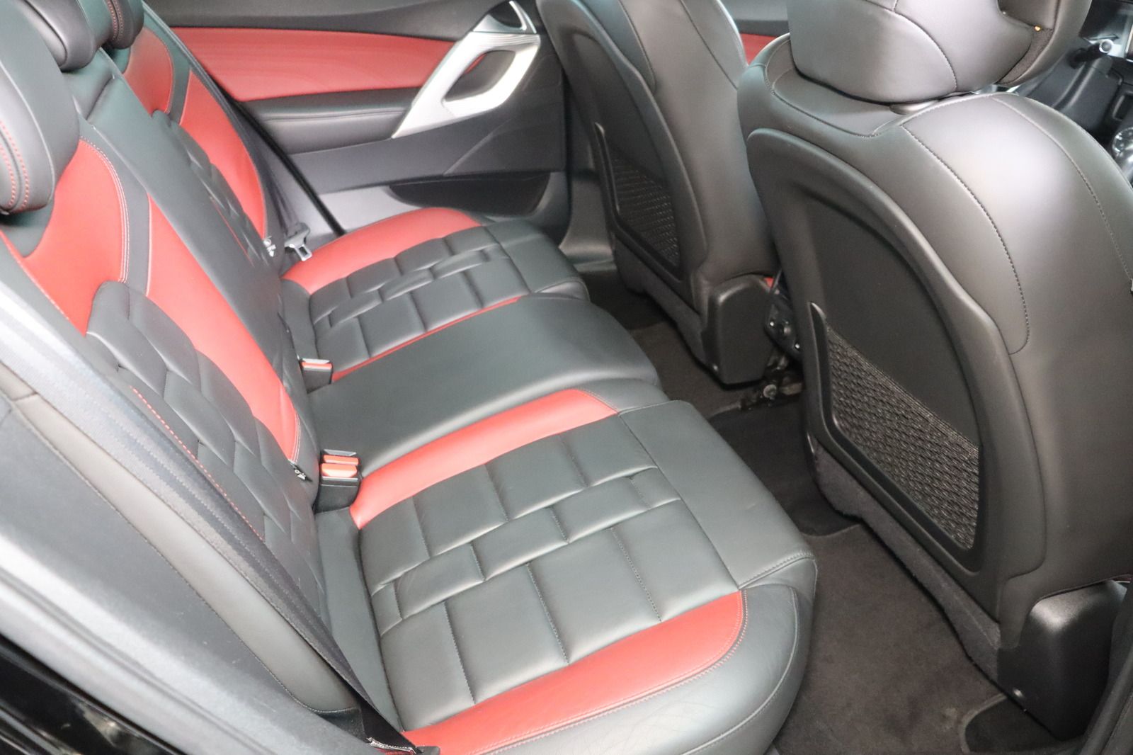 Fahrzeugabbildung DS Automobiles DS5 2.0 HDi SportChic * HUD * LEDER * Navi