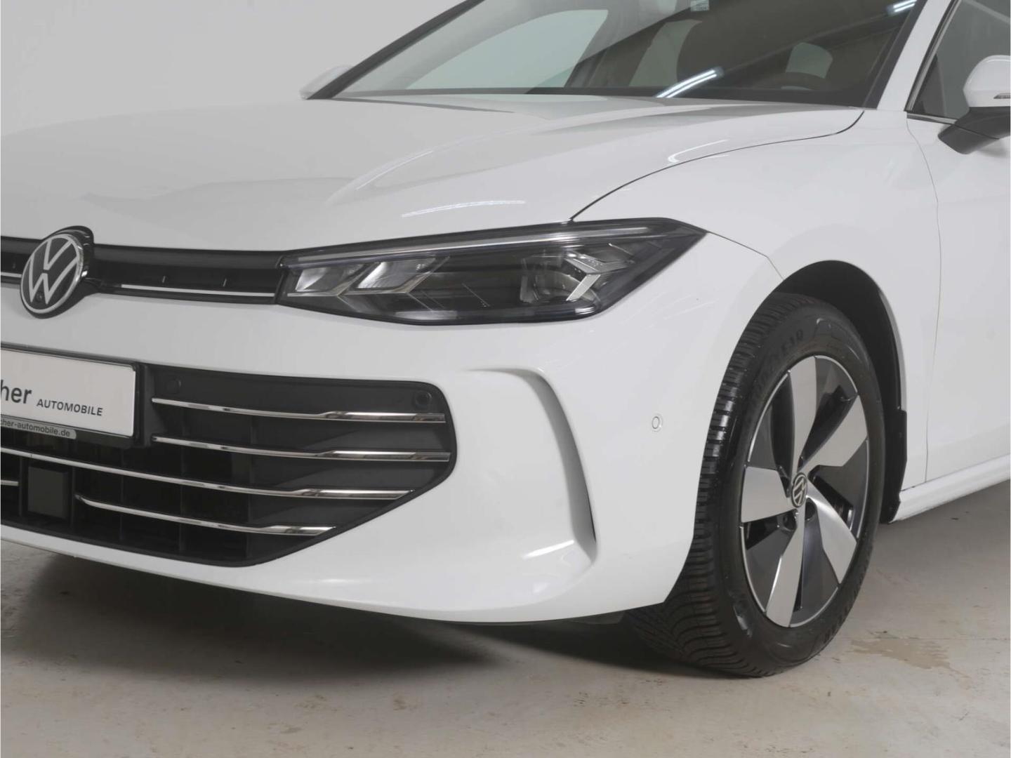 Volkswagen Passat 1.5 eTSI Business DSG AHK/LED/NAV/RFK/ACC