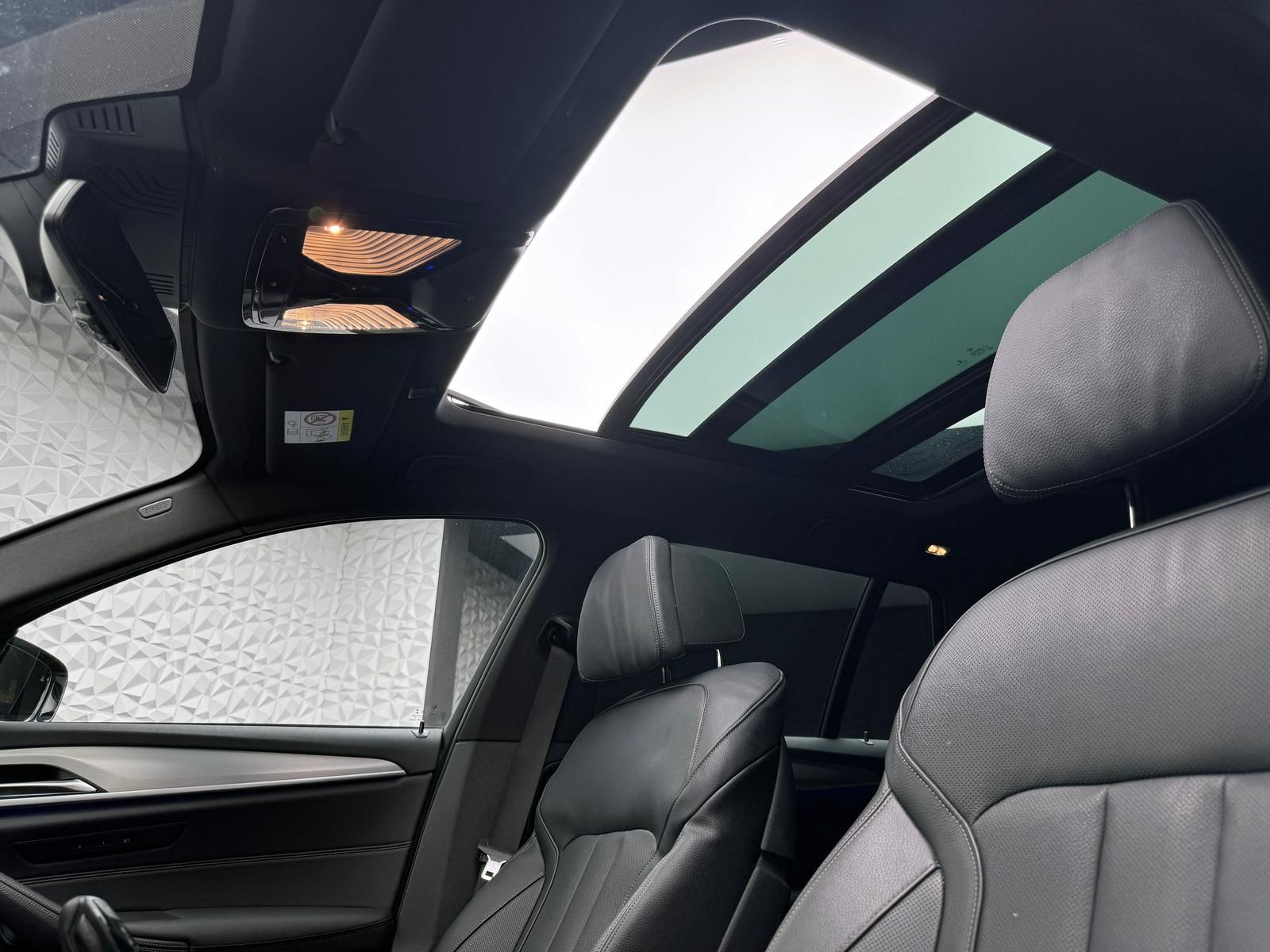 Fahrzeugabbildung BMW d*M-PAKET*XDRIVE*LASER*PANO*AHK*ACC*HUD*RCAM