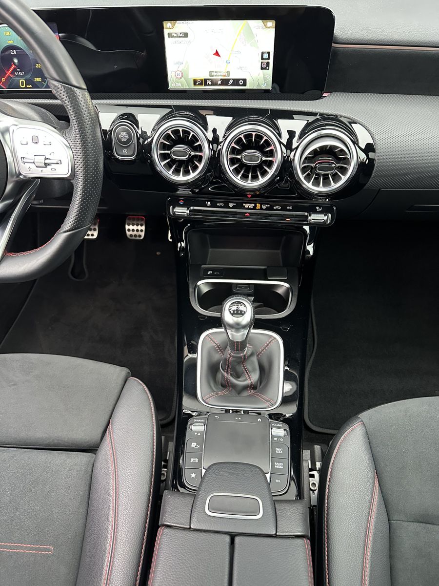 Fahrzeugabbildung Mercedes-Benz A 200 AMG-Line NAV+LED+PANO+KAMERA+18ZOLL+1HAND