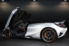 MCLAREN 750S - B&W Lift Elite Paint Carbon Interior 360°