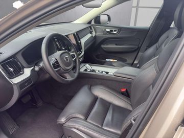 Volvo XC60 B5 AWD Plus Dark