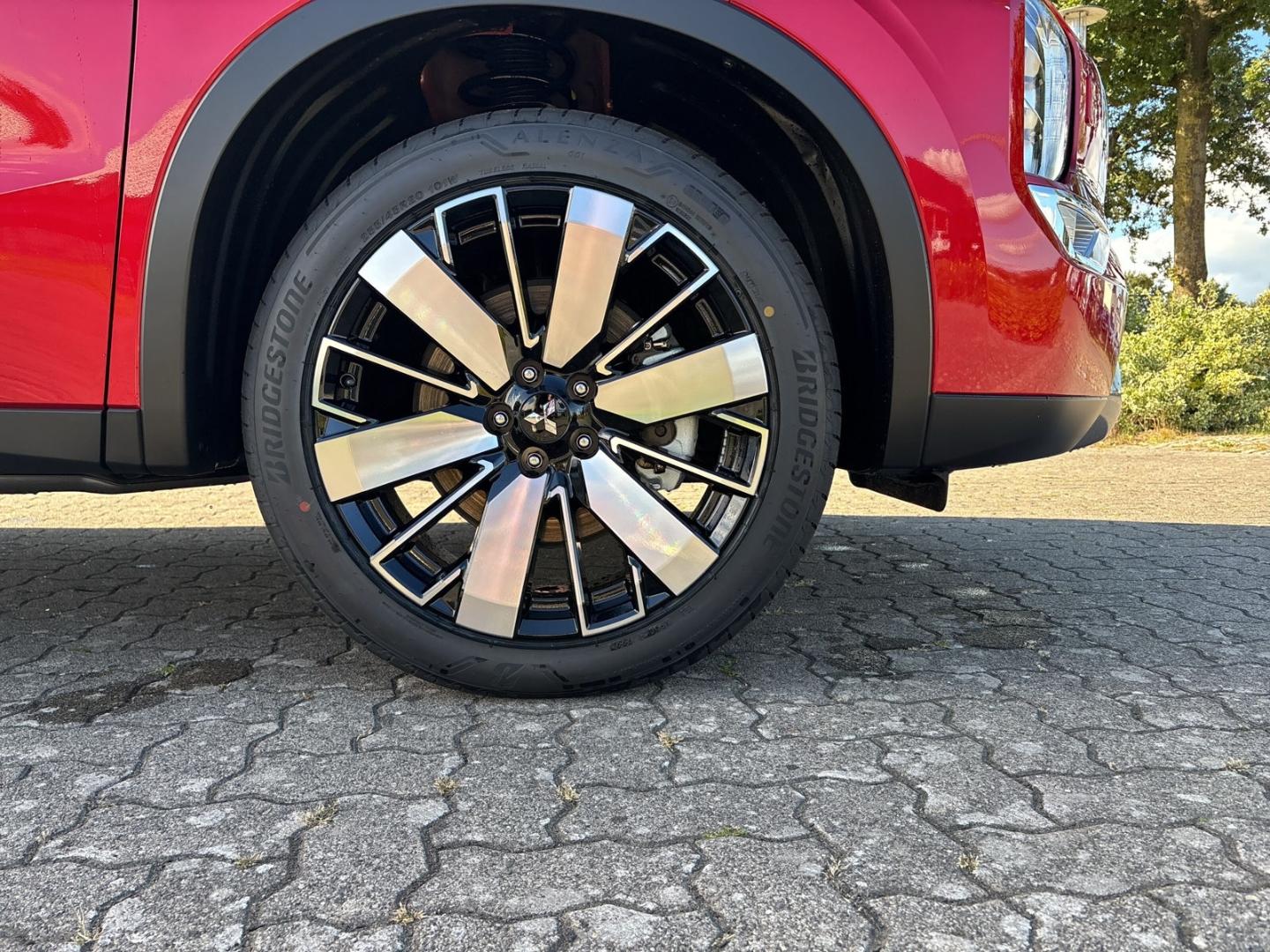 Mitsubishi Outlander Plug-in Hybrid Intro Edition 2,4l Memo