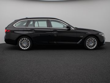 Fahrzeugabbildung BMW 530e xD Tour Pano ACC Kamera360° Sportsizt
