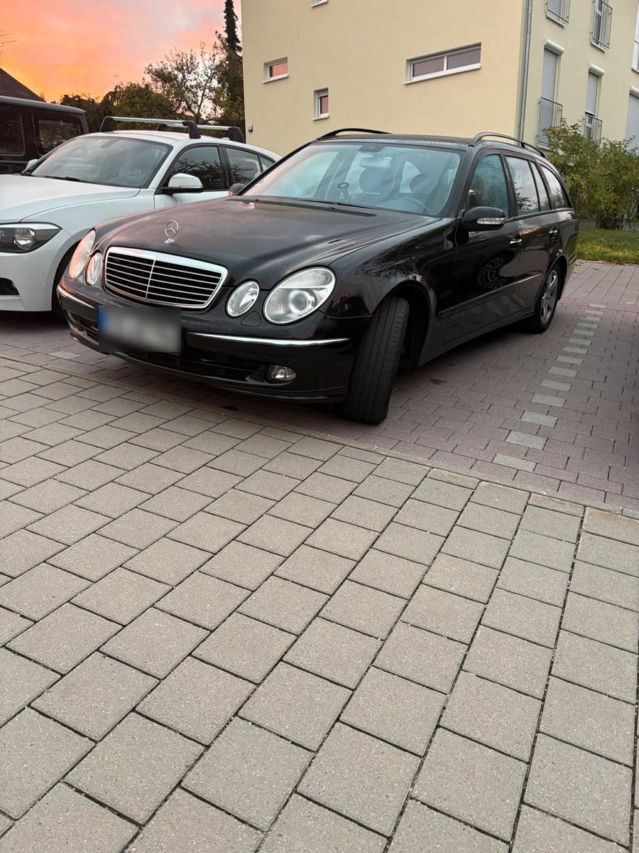 Mercedes-Benz E200 2004 — photo 7