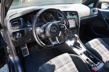 Volkswagen Golf - 9