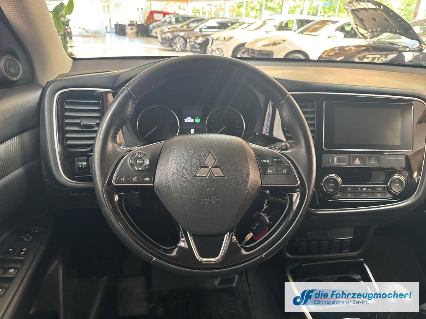 Fahrzeugabbildung Mitsubishi Outlander Edition 100 2WD Apple CarPlay Android