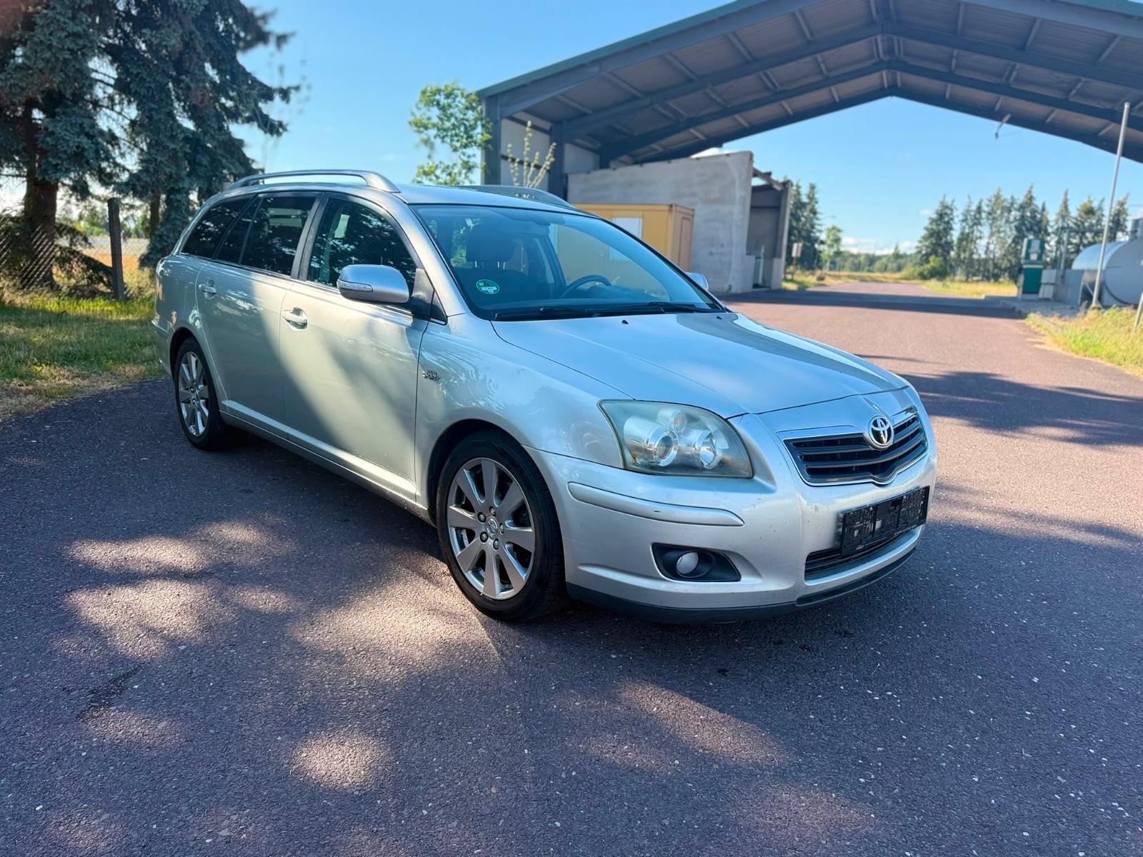 Toyota Avensis Kombi 2.2 D-CAT Travel