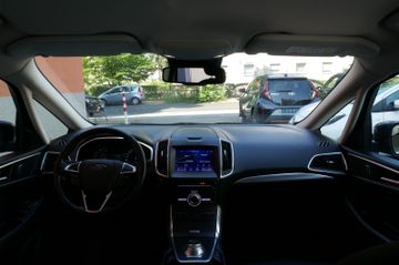 Fahrzeugabbildung Ford S-Max S-MAX Titanium
