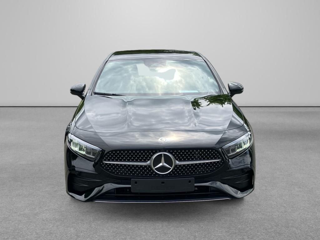 Fahrzeugabbildung Mercedes-Benz A 200 AMG*AHK*DISTR*KAMERA*KEYLESS*NAVI*LED