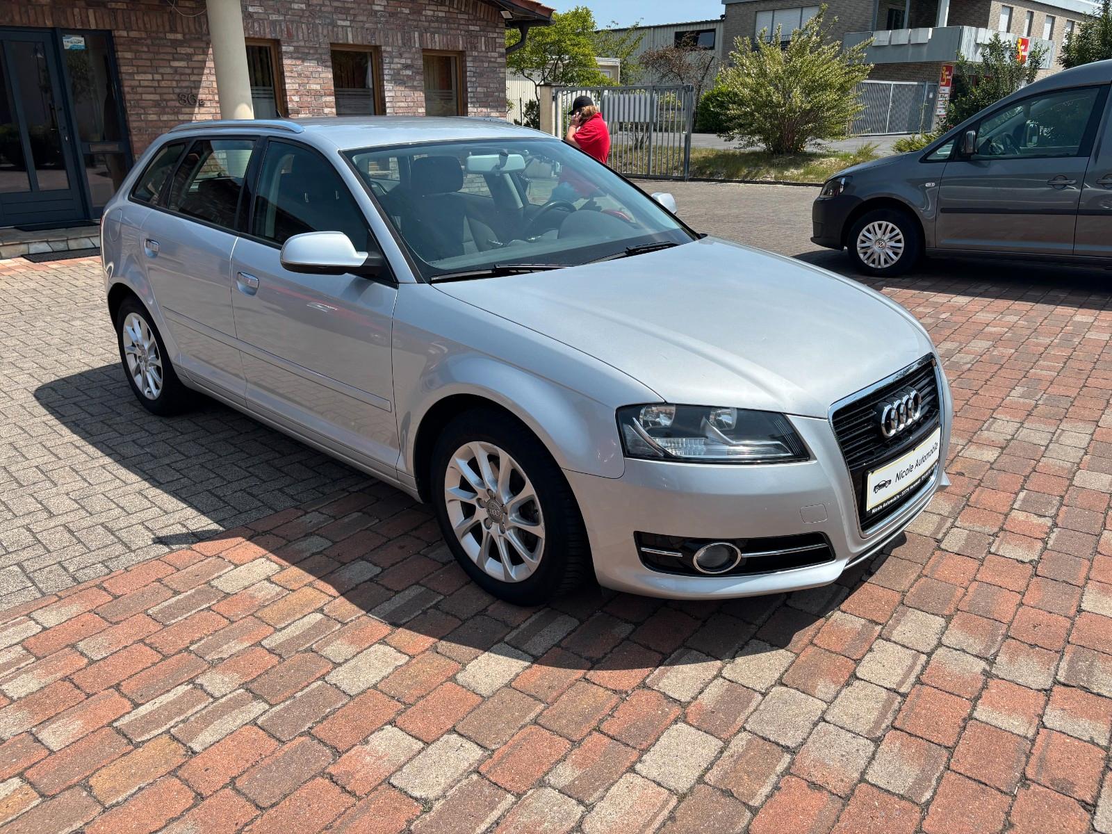 Audi A3 Sportback 2.0 TDI Attraction+Navi+Ahk+