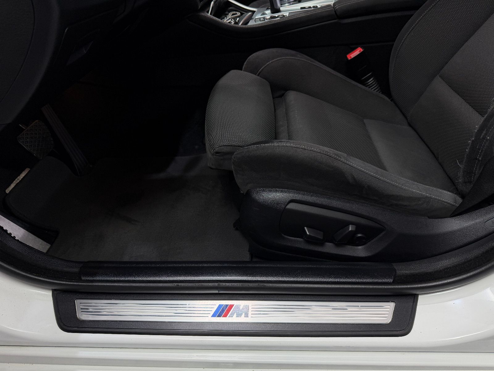 Fahrzeugabbildung BMW 520 d Touring|M-Paket|HIFI|PDC|Komfortzugang