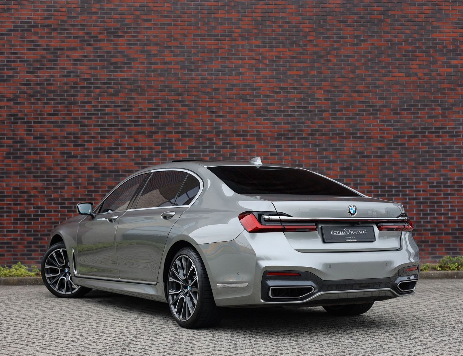 BMW 750 Li xDrive | Pano - AHK - Lounge Pack imagem 2