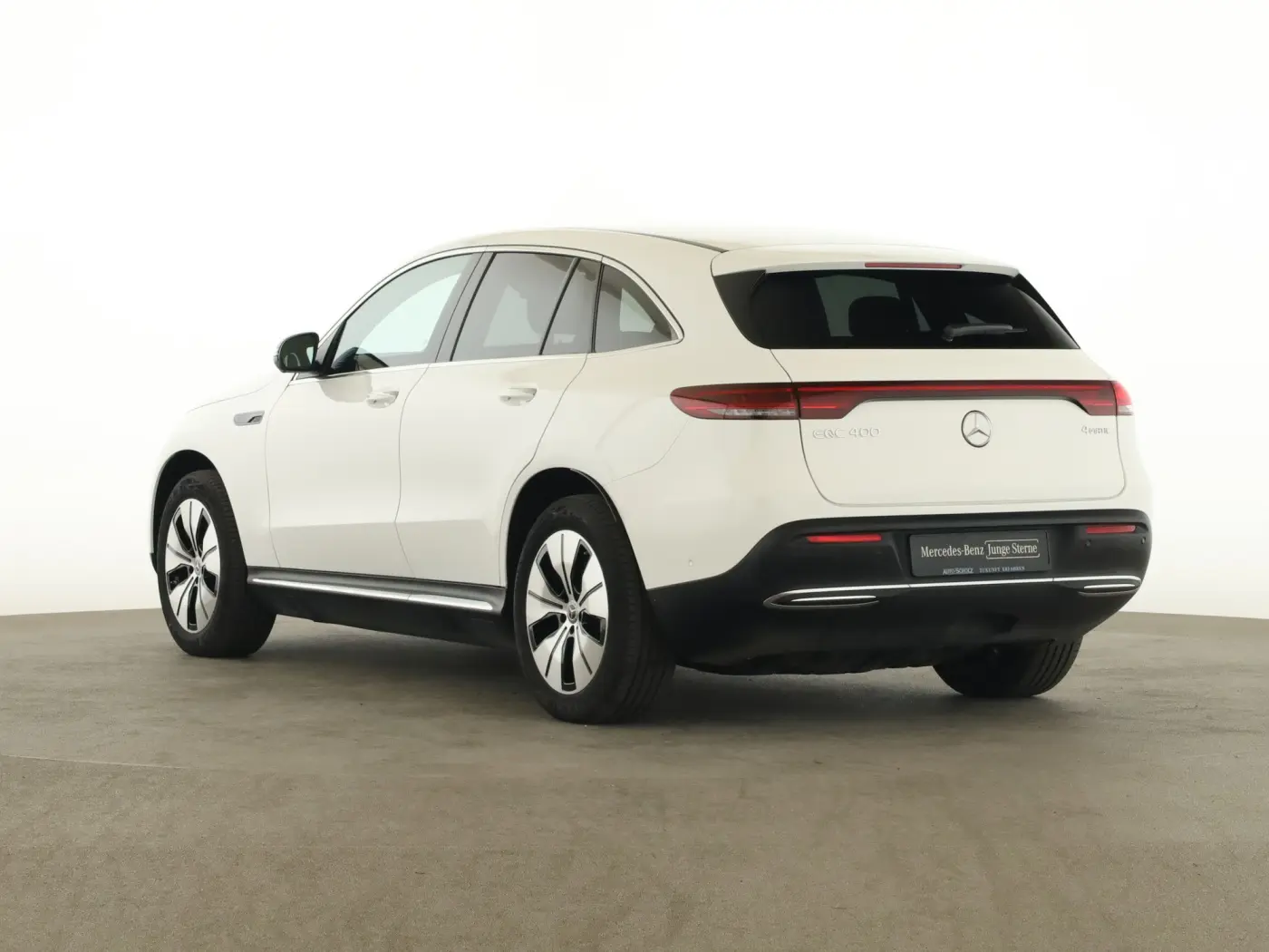 Mercedes-Benz EQC 400 4M AHK+DISTR+MULTIBEAM+360°+KEYLESS+AMBI