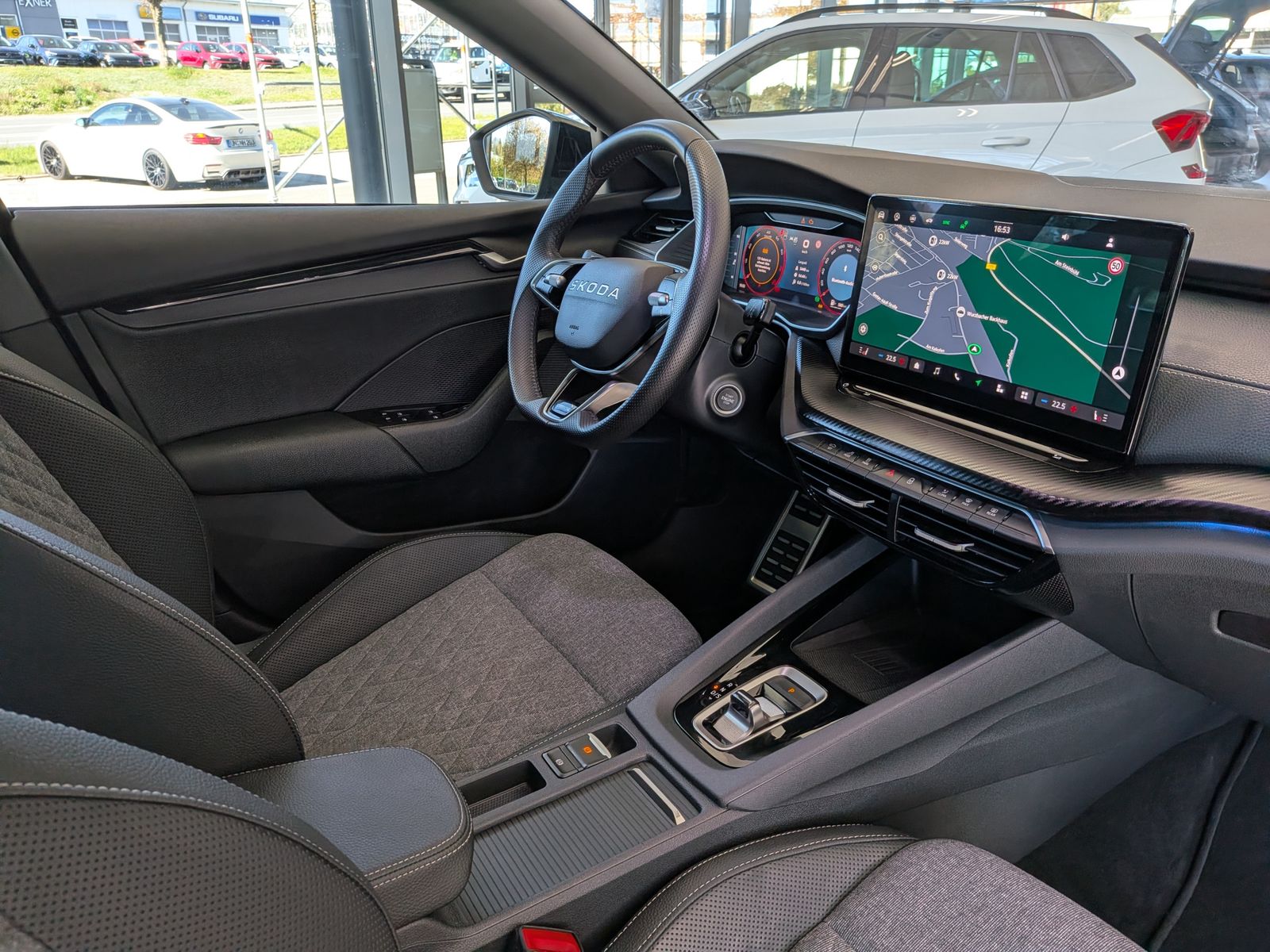 Fahrzeugabbildung SKODA Octavia 1.5 TSI Sportline Pano Matrix AHK 5J-Gar