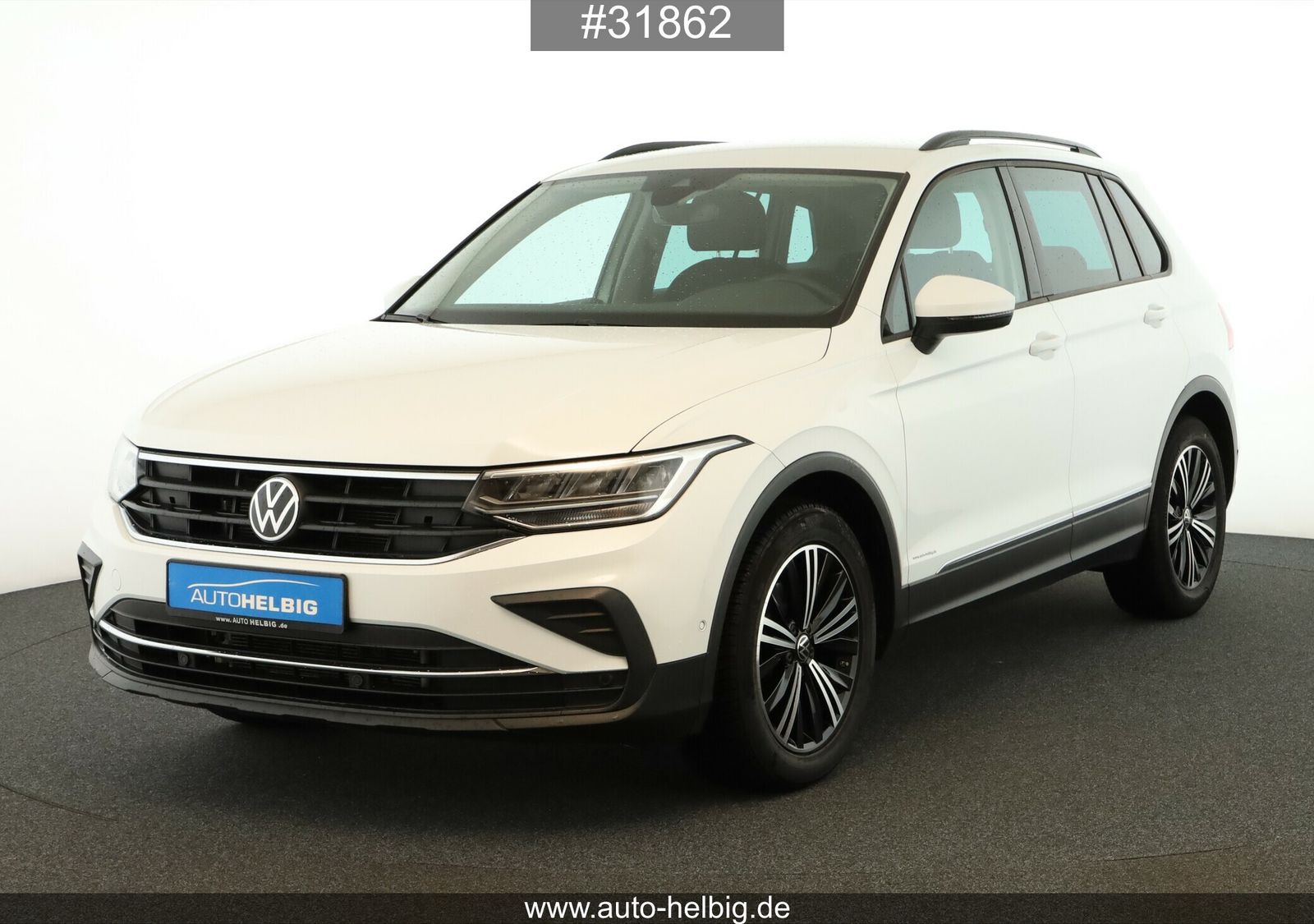 Volkswagen Tiguan - 1