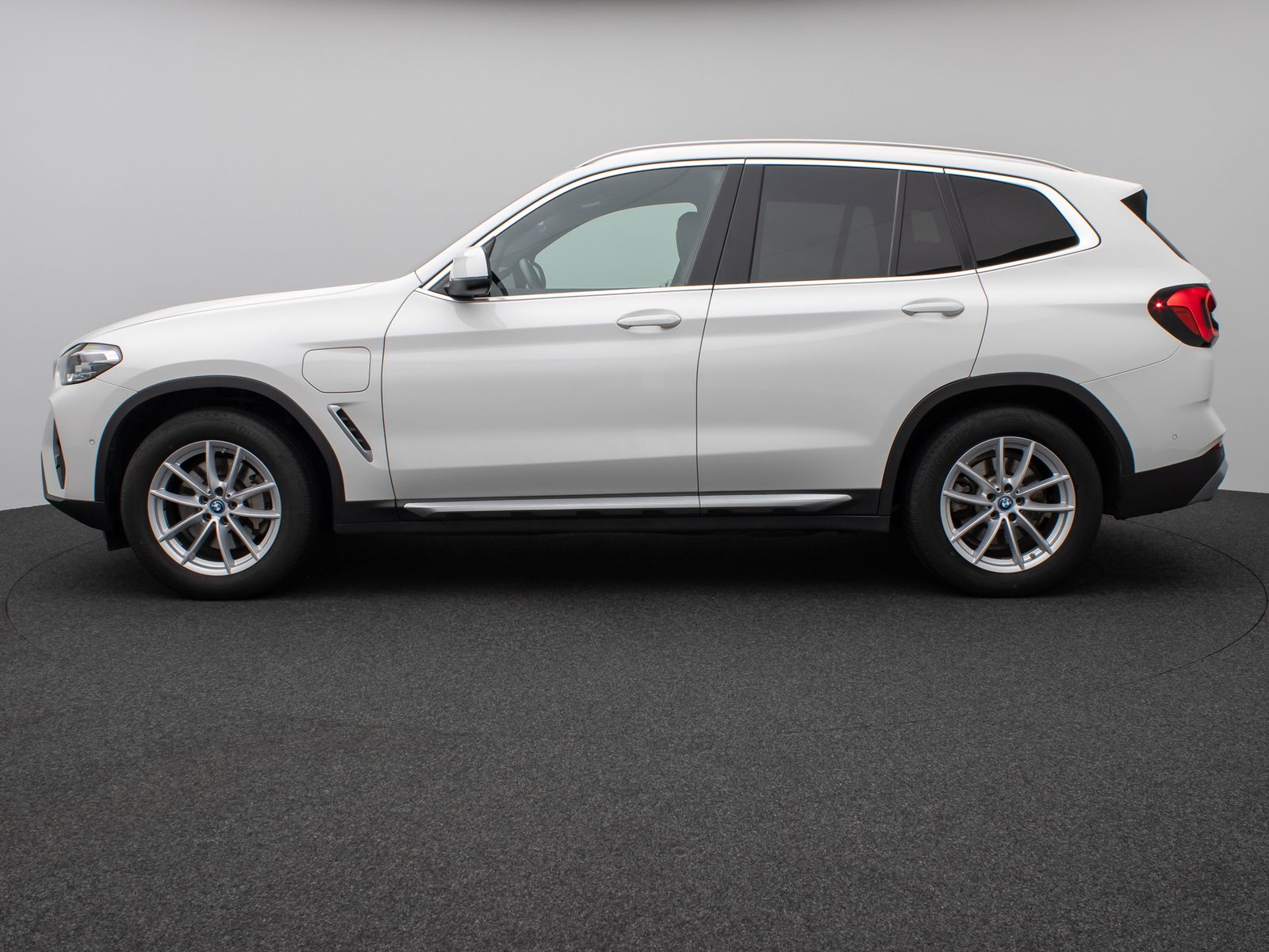 Fahrzeugabbildung BMW X3 xD30e Kamera HUD DAB HiFi Stop&Go AHK Sport