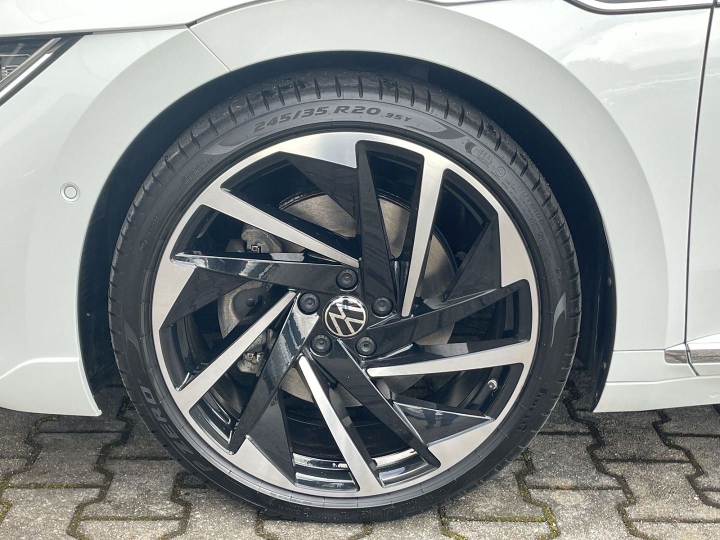 Arteon 2.0TSI DSG 4Motion R-Line Pano/AHK/Kamera