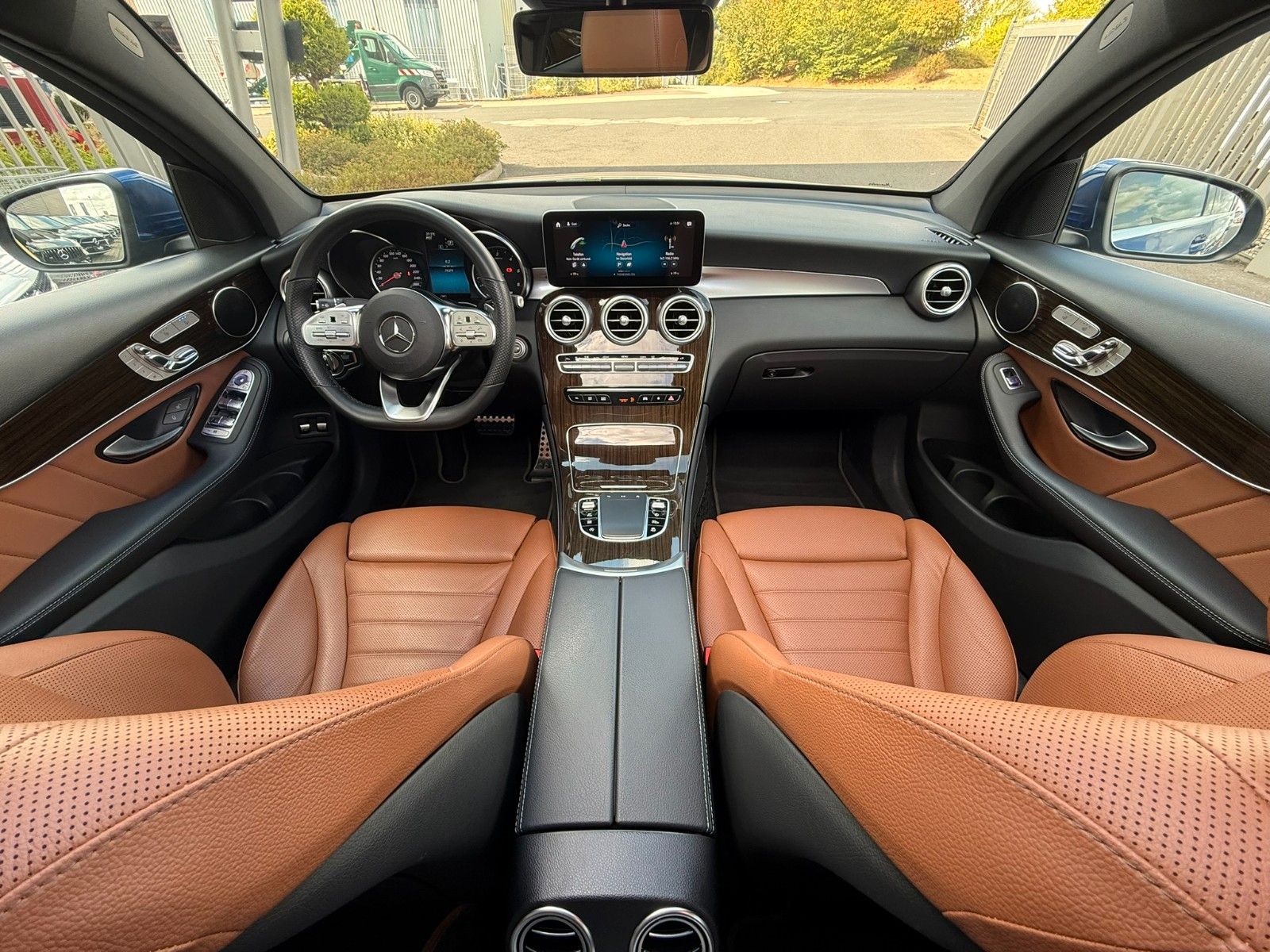 Fahrzeugabbildung Mercedes-Benz GLC 400d Coupe 4M Standh+Distr+AHK+Memory+ESD