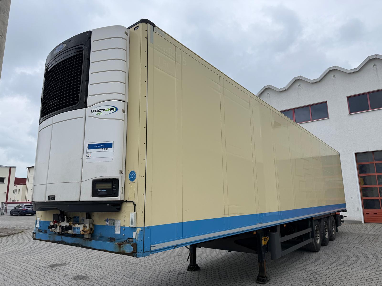 Schmitz Cargobull SKO 24  Carrier Vector 1550