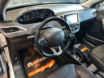Peugeot 2008 Allure *Pano*Xenon*Navi*