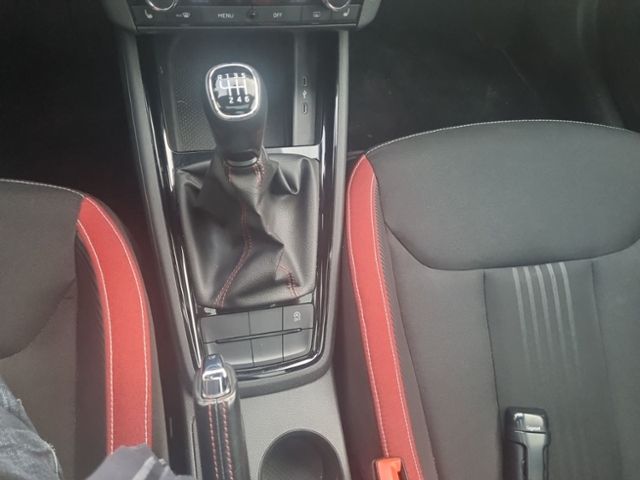 Fahrzeugabbildung SKODA Kamiq 1.5 TSI Monte Carlo AHK KESSY LED CLIMA