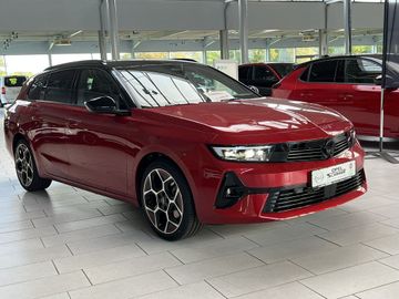 Fotografie des Opel Astra Sports Tourer 1.2 Turbo GS Tech-Paket