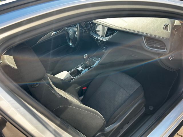 Insignia B Sports Tourer Edition*PDC*NAVI*