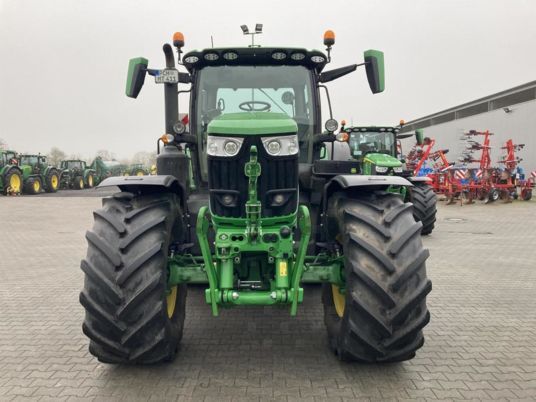 John Deere 6R 215