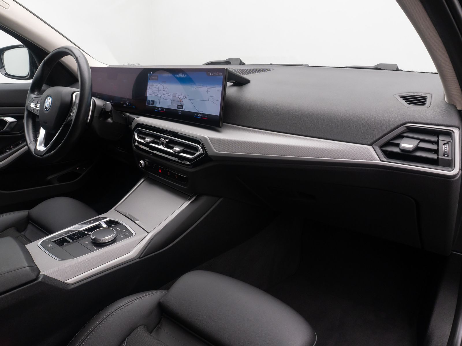 Fahrzeugabbildung BMW 320e Kamera DAB Leder WidscreenDispl Sportsitze