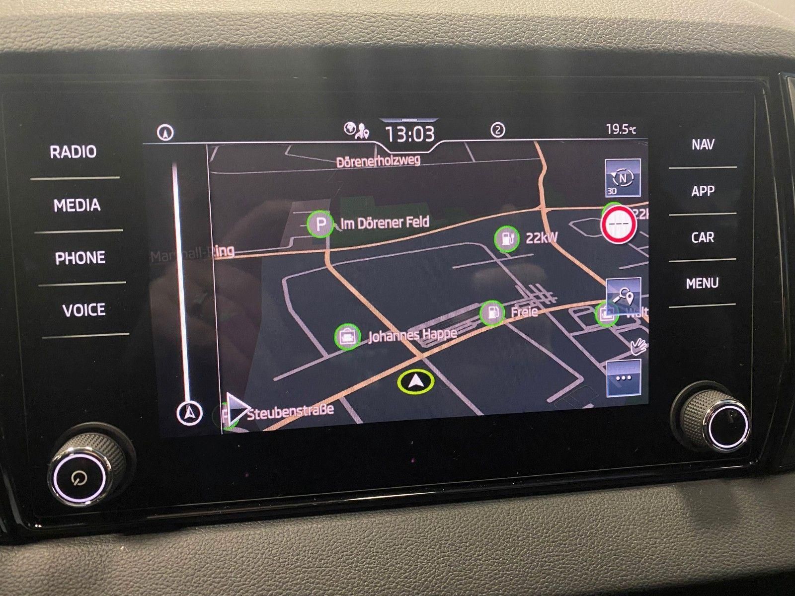 Fahrzeugabbildung SKODA Karoq 1.5 TSI DSG+Garantie 2030 oder 100tKM+NAVI