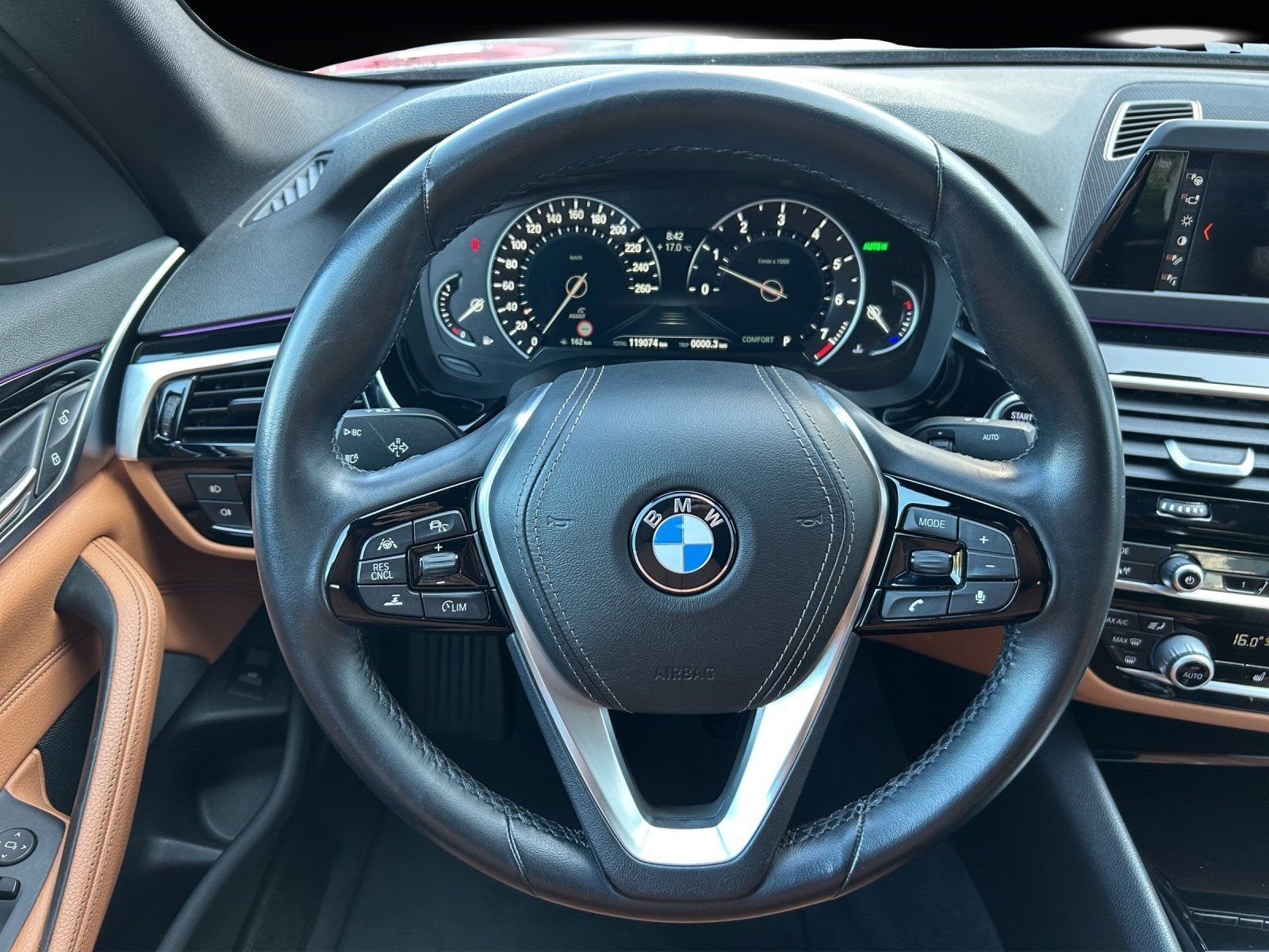 Fahrzeugabbildung BMW 530i Limousine Aut./KAMERA/LED/HUD/LEDER/