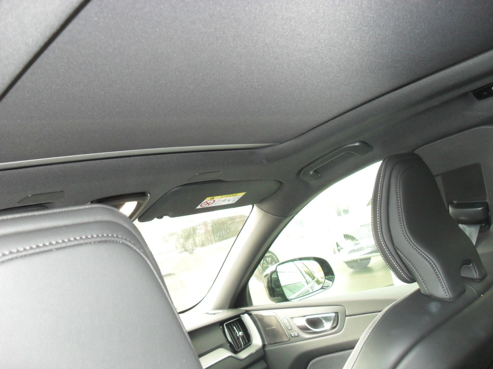 Fahrzeugabbildung Volvo XC 60 B5 Plus Black Edition AWD | HeadUp | 360°