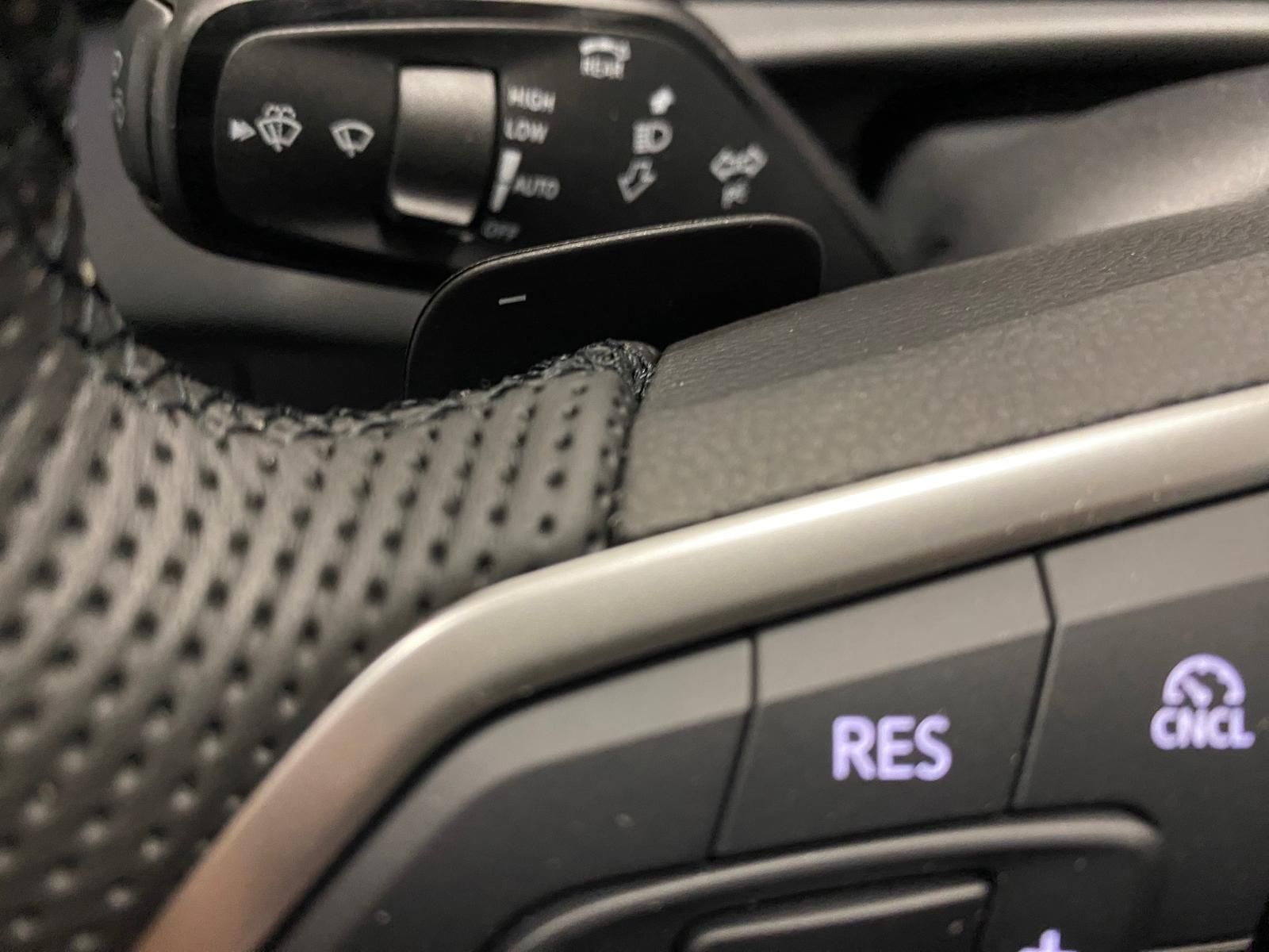 Fahrzeugabbildung Volkswagen T-Roc 1.5 eTSI R-Line NEUES MODELL AHK+ACC+KAMER