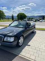 Mercedes-Benz E 220 FINAL EDITION E 220 W124 - Mercedes-Benz E-Class: Cabrio, W124