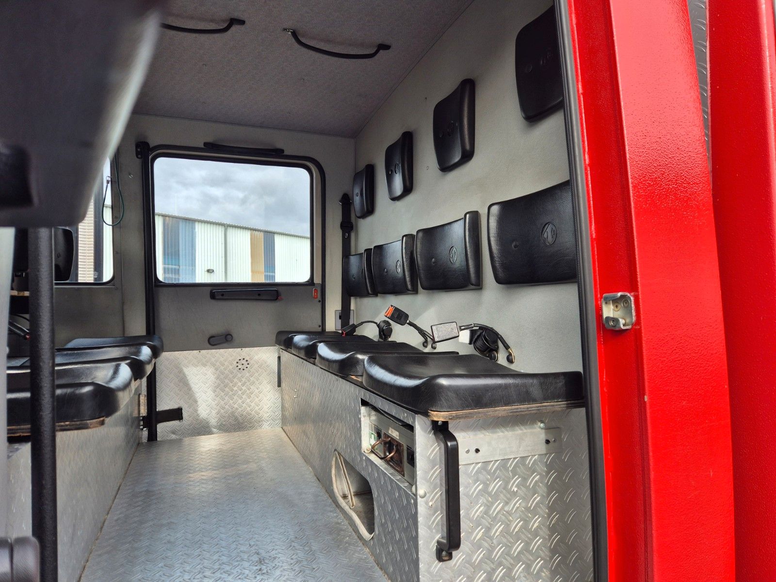 Fahrzeugabbildung Mercedes-Benz 1224 AF 16/12 Löschfahrzeug 1.680l