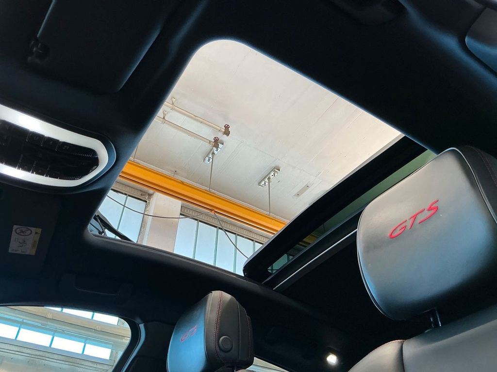 Image of Porsche Macan