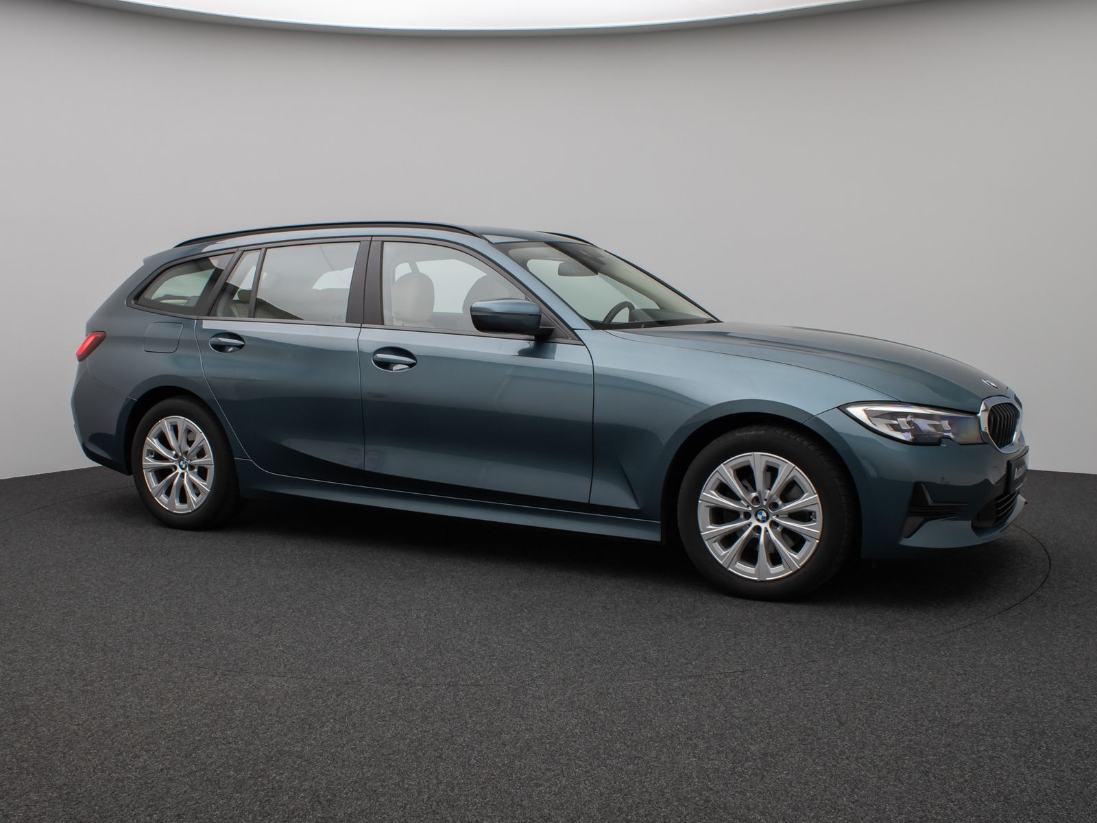 Fahrzeugabbildung BMW 320d xD CockPit+ Lenkrhzg Lordos Stndhz PDC AHK