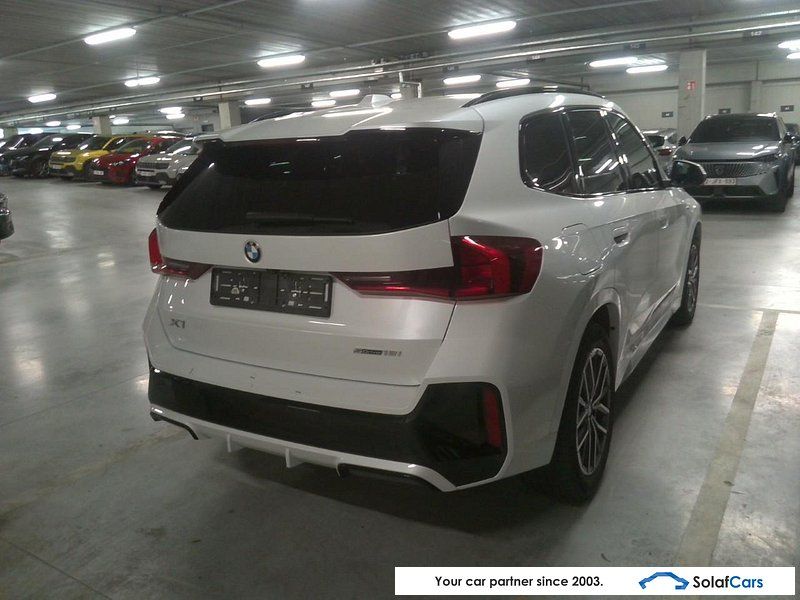 BMW X1 sDrive18i M-Sport Aut. LED LC-Pro Ambient Na imagem 3