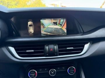 Alfa-Romeo Stelvio - 12