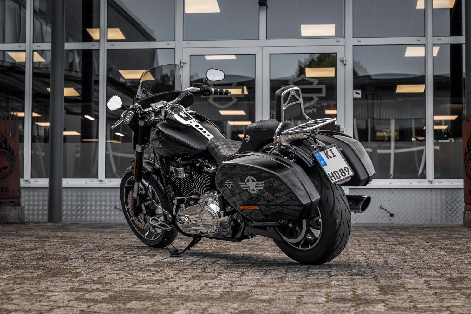 Fahrzeugabbildung Harley-Davidson FLSB Sport Glide Softail - JEKILL & HYDE STAGE 1