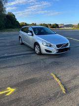 Volvo V60 Geartronic Momentum Automatik Diesel gepfleg - gebrauchte Volvo V60 aus dem Jahr 2013