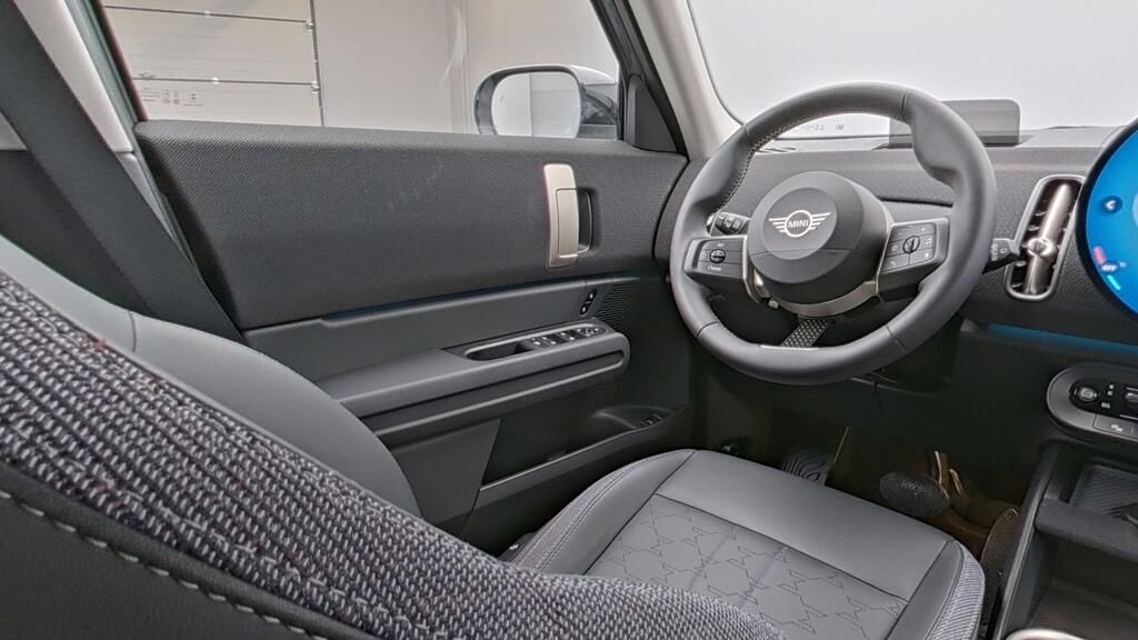 MINI One D Countryman - Bild 11