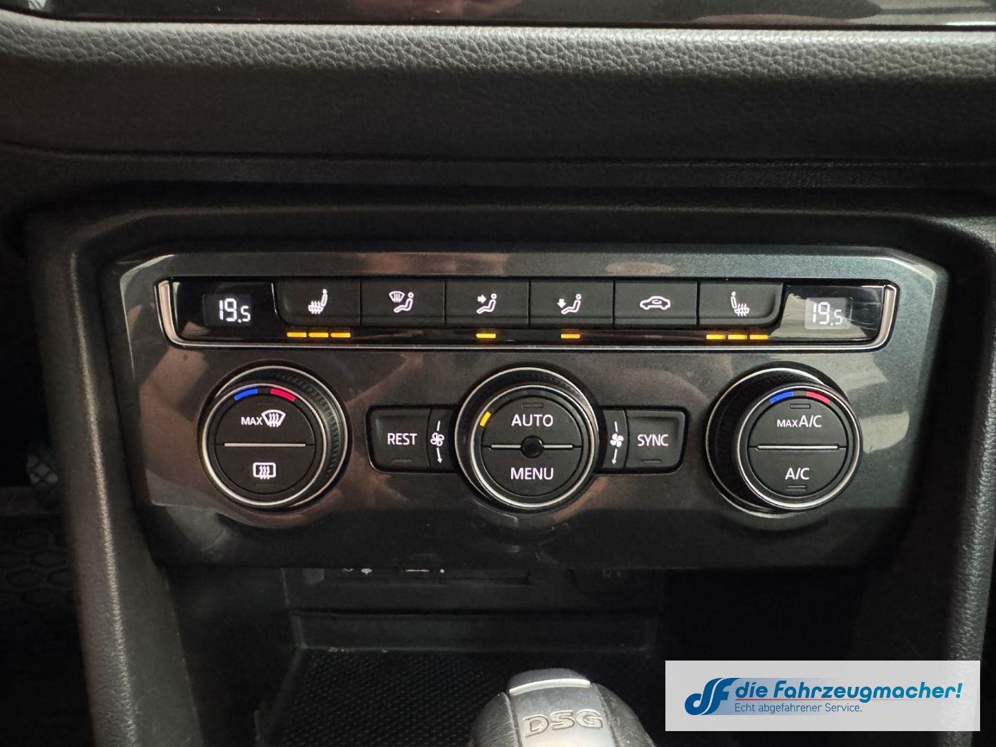 Fahrzeugabbildung Volkswagen Tiguan Highline R-LINE 4Motion 2.0 TSI DSG Sport