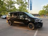 Citroën Berlingo XL BlueHDi 130 EAT8 Max Automatik Navi - Citroën Berlingo Jahreswagen mit Diesel-Antrieb