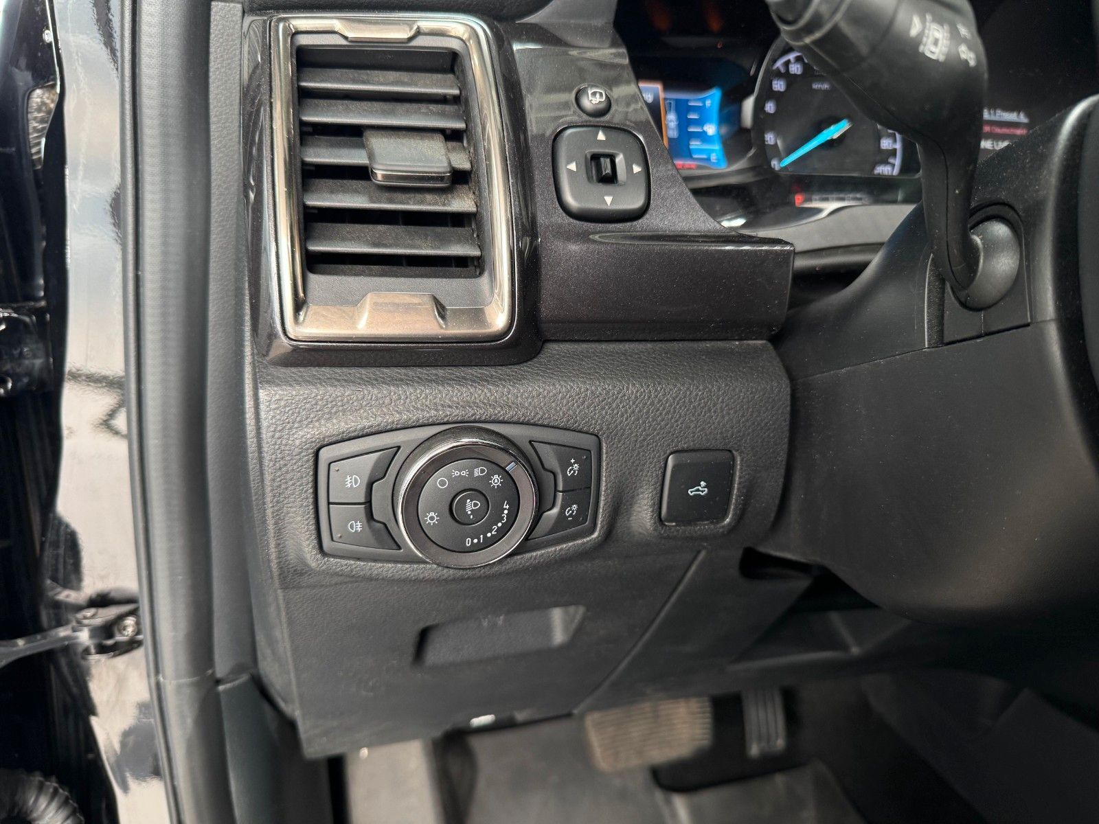 Fahrzeugabbildung Ford Ranger 2.0 TDCi Aut. Panther Wildtrak DoKa 4x4