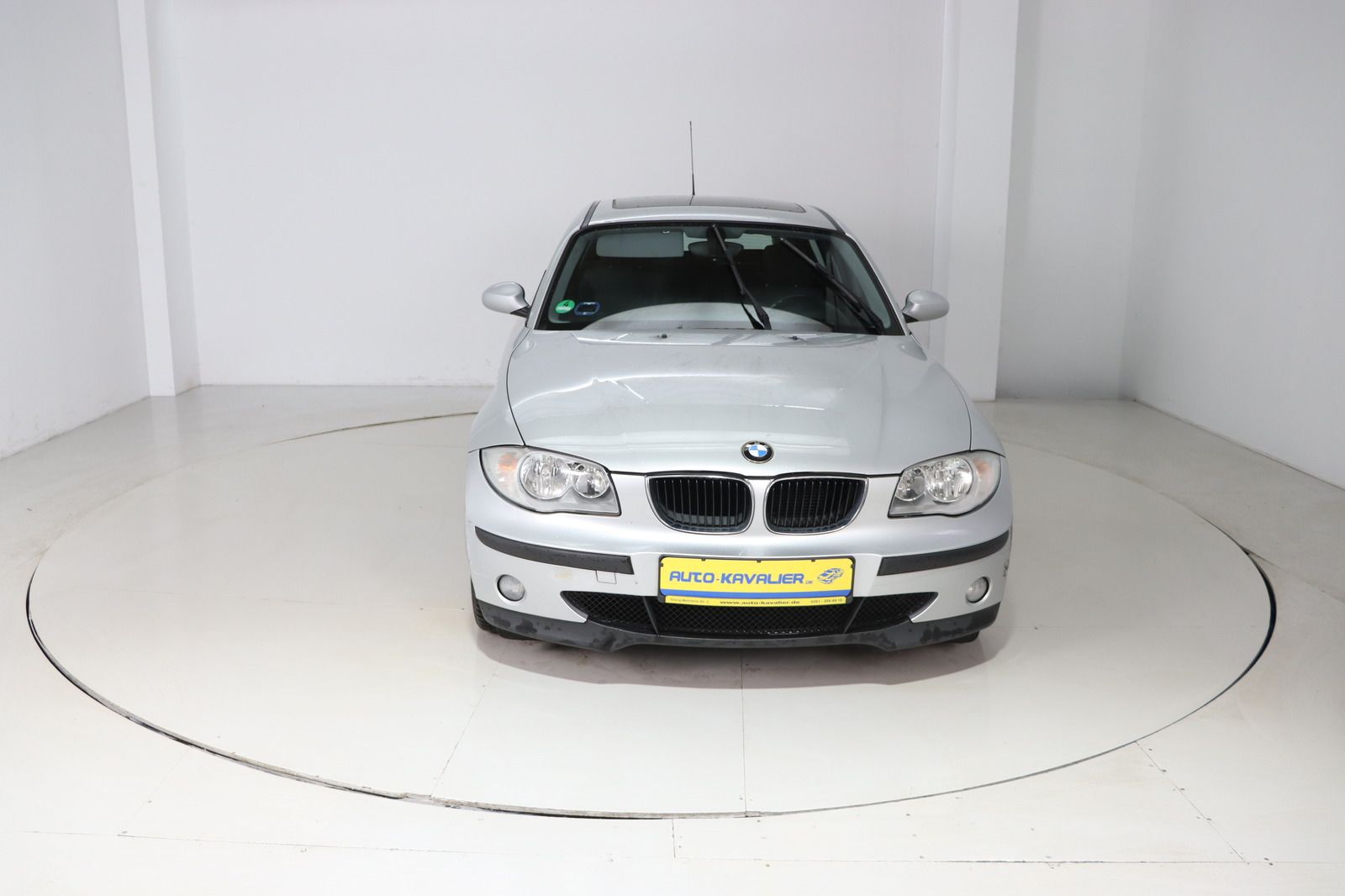 Fahrzeugabbildung BMW 118 d * Navi * Schiebedach