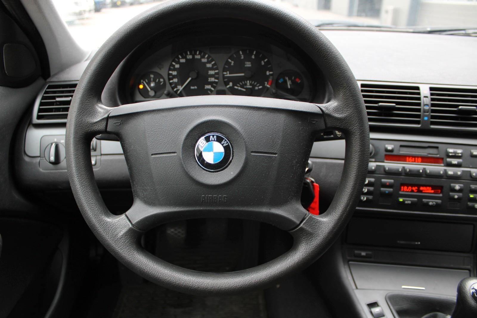 BMW 316 2004 — photo 17